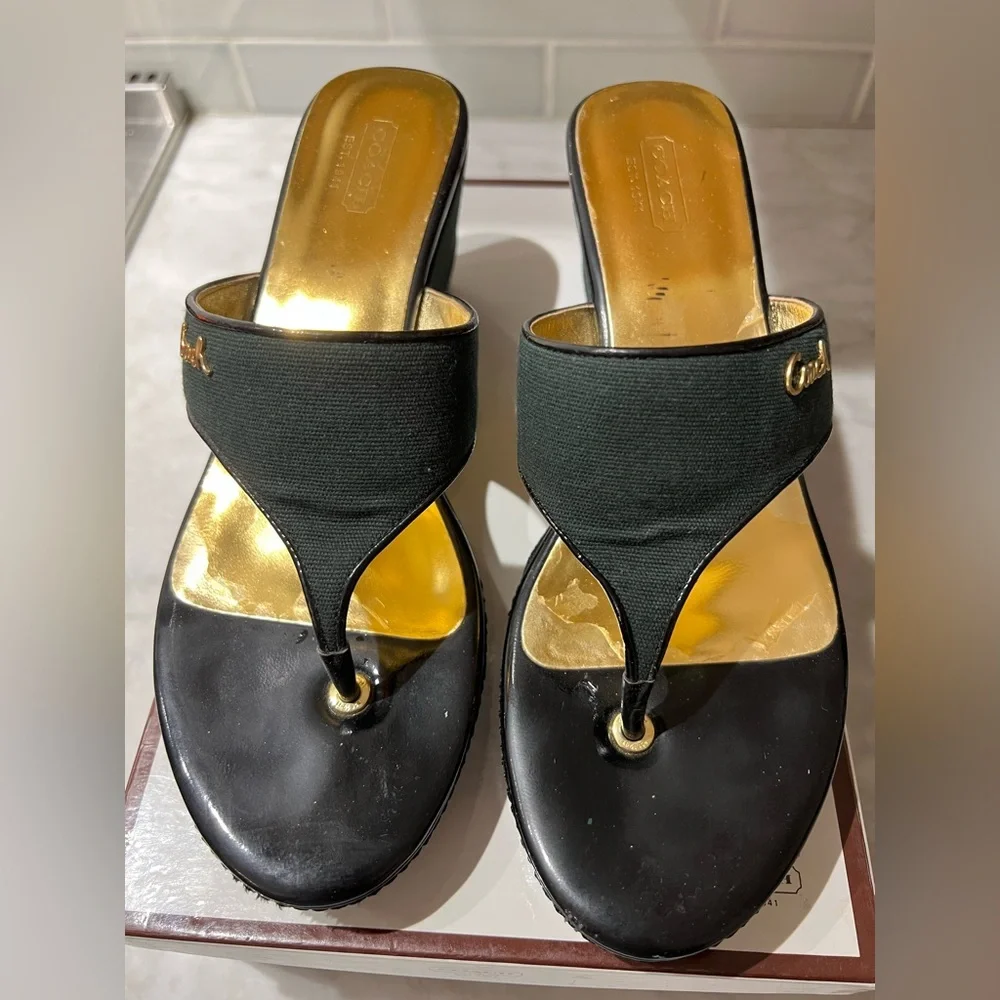 Vintage Coach Felecia Platform Wedge Thong Sandals Shoes Canvas Patent 8.5M - Picture 2 of 7